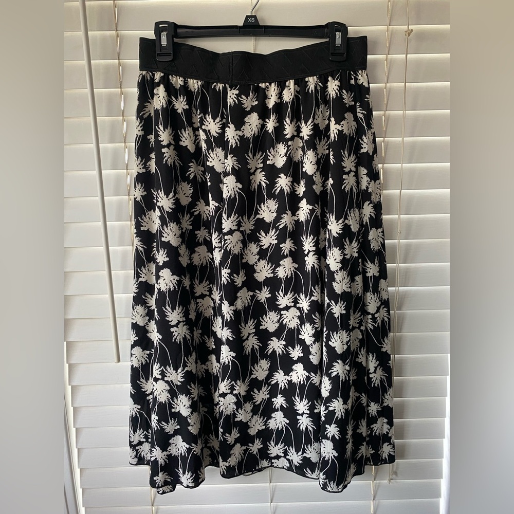 Accepting offers- LuLaRoe Black Skirt with white Palm Print A-Line